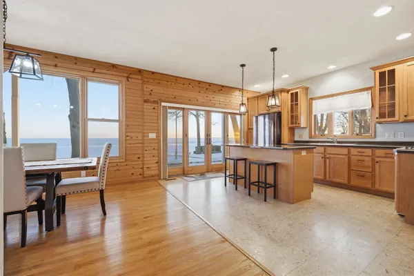 $1,057,500 | W6537 Firelane 8, Menasha, WI 54952