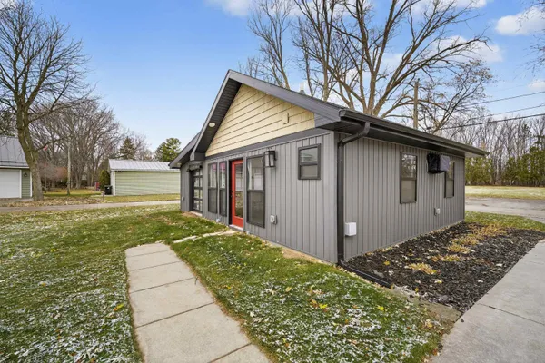 $1,057,500 | W6537 Firelane 8, Menasha, WI 54952