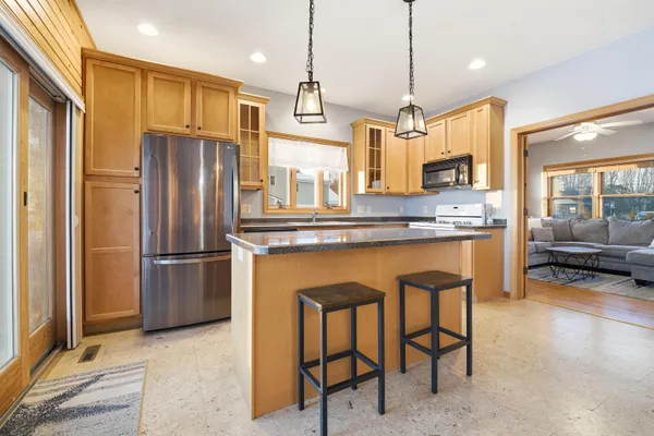 $1,057,500 | W6537 Firelane 8, Menasha, WI 54952