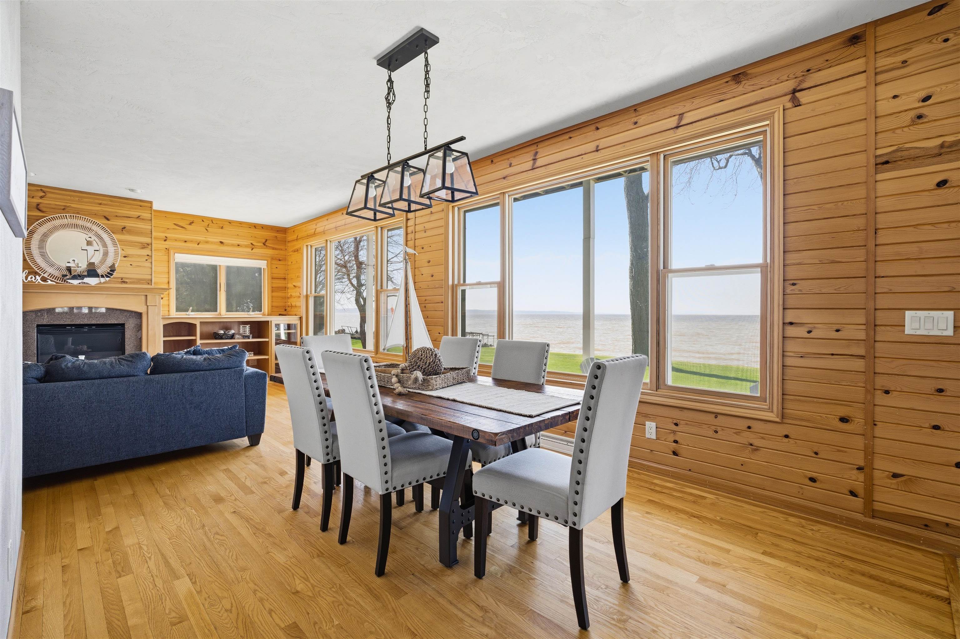 W6537 Firelane 8 Menasha, WI 54952 - Photo 6 of 68