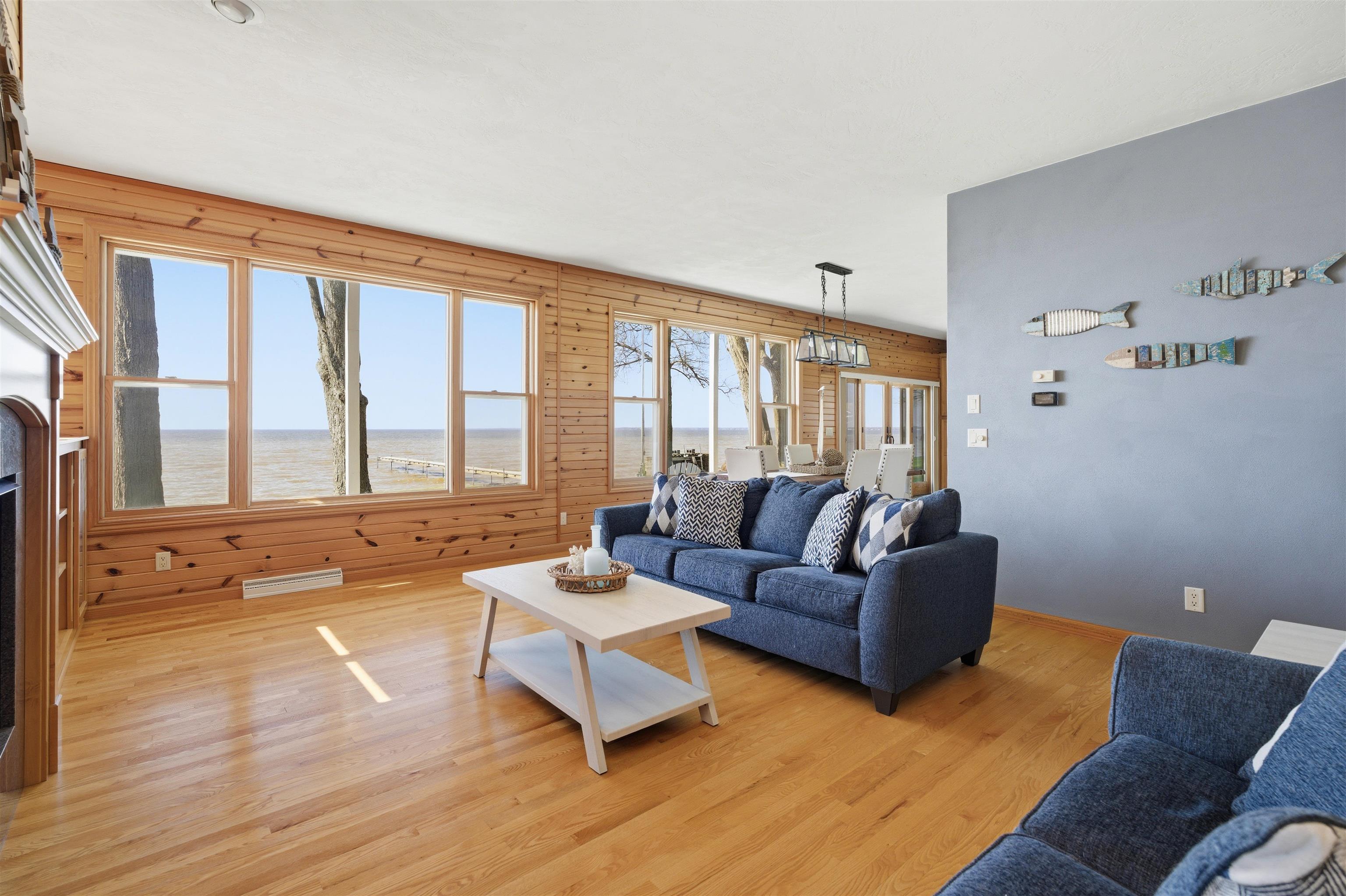 W6537 Firelane 8 Menasha, WI 54952 - Photo 9 of 68