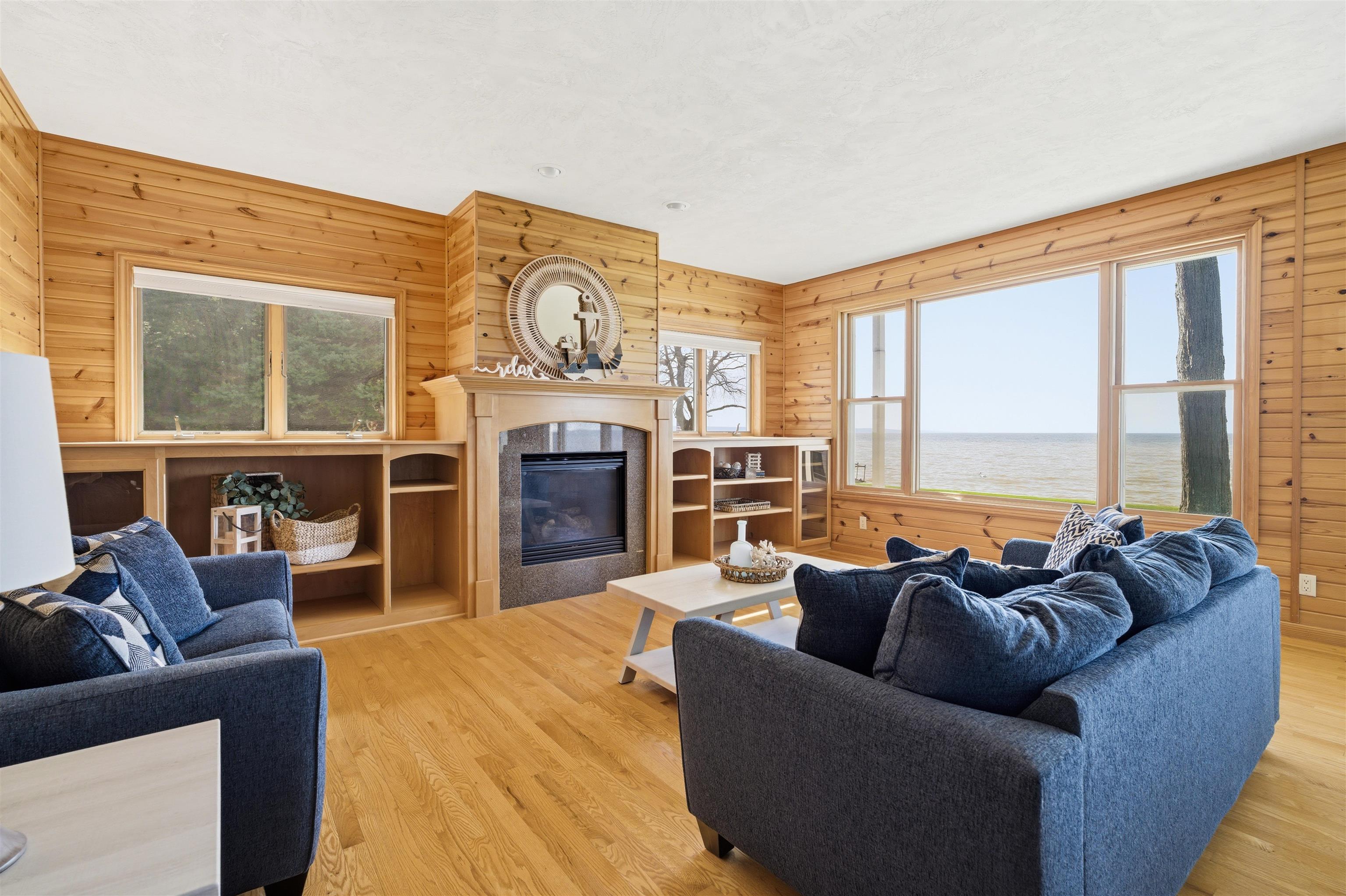 W6537 Firelane 8 Menasha, WI 54952 - Photo 10 of 68