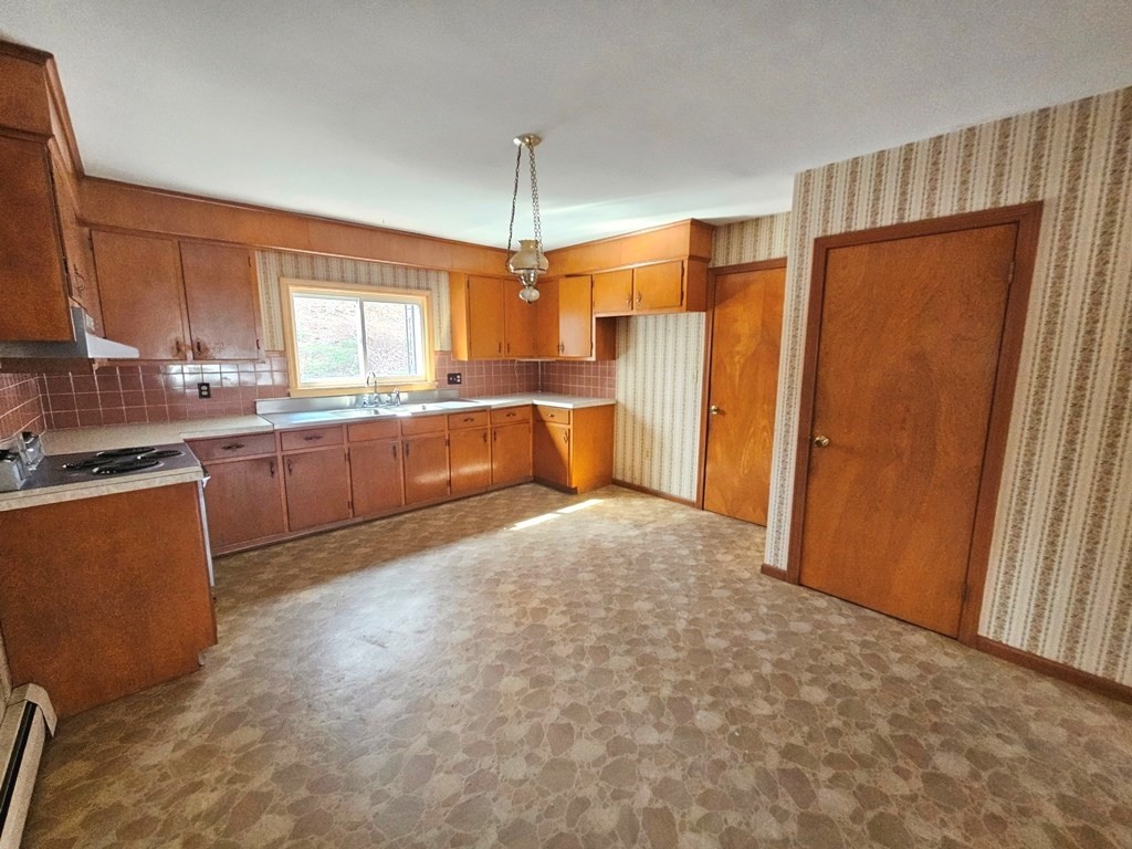 30 Allen Street Gardner, MA 01440 - Photo 3 of 27