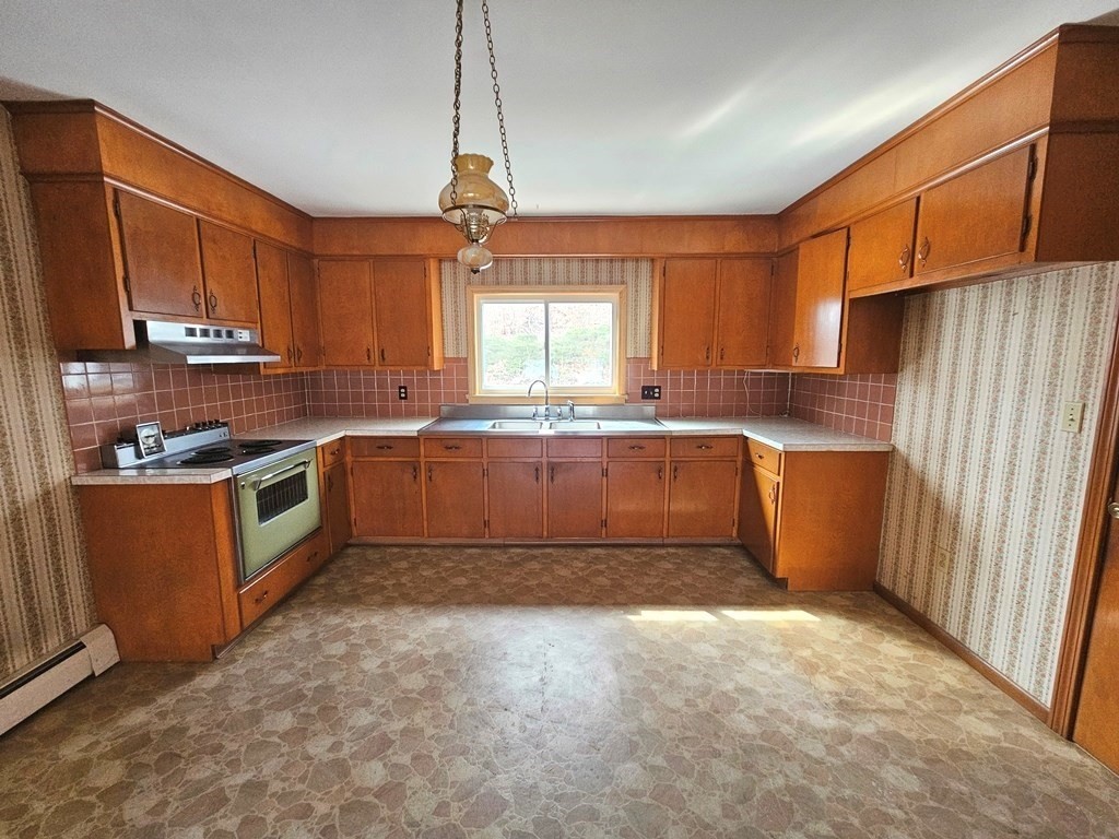 30 Allen Street Gardner, MA 01440 - Photo 4 of 27