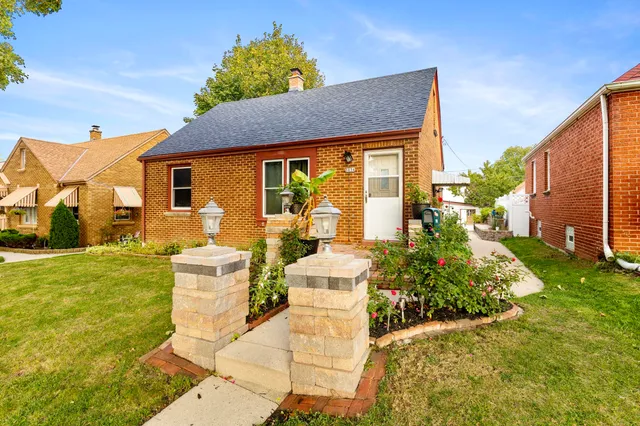 $265,000 | 3134 South 16th Street, Milwaukee, WI 53215