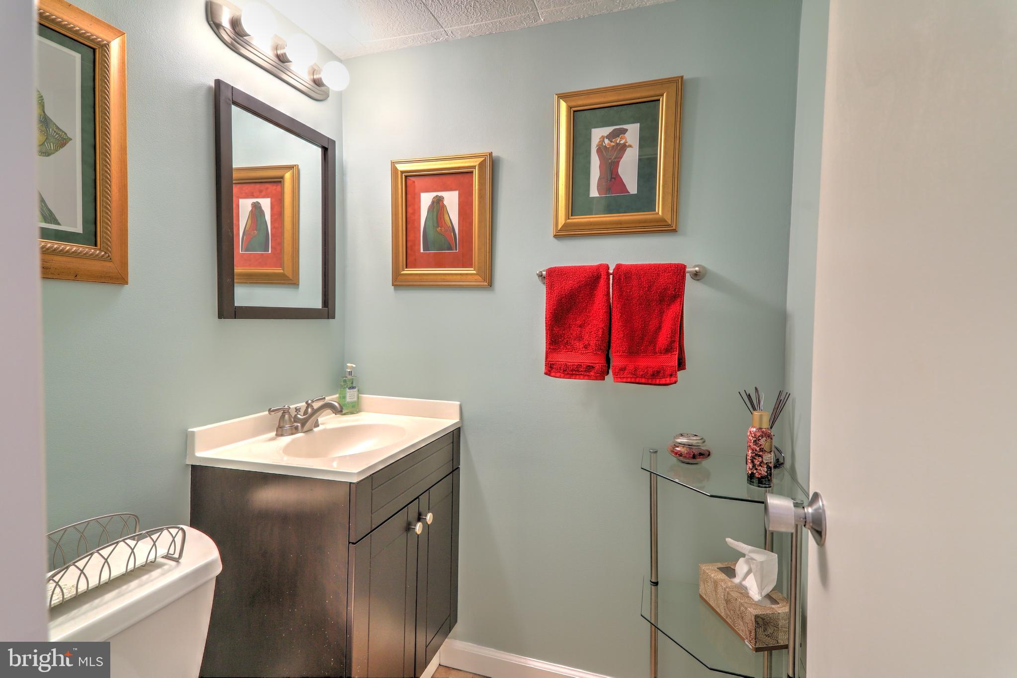 8628 Reseca Lane Springfield, VA 22152 - Photo 8 of 27 Gallery Image 8