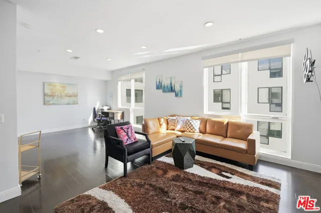 $550,000 | 1234 Wilshire Boulevard, Unit 421, Los Angeles, CA 90017