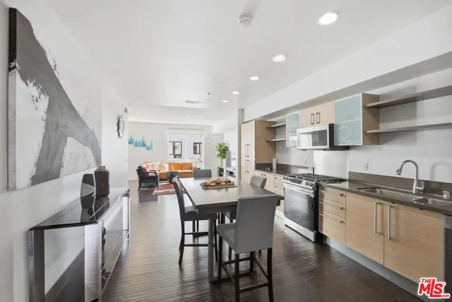$550,000 | 1234 Wilshire Boulevard, Unit 421, Los Angeles, CA 90017