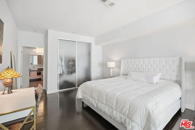$550,000 | 1234 Wilshire Boulevard, Unit 421, Los Angeles, CA 90017