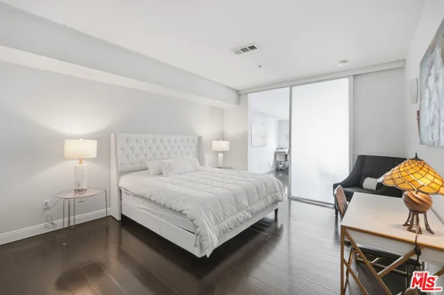 $550,000 | 1234 Wilshire Boulevard, Unit 421, Los Angeles, CA 90017