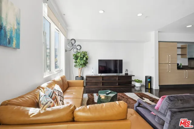 $550,000 | 1234 Wilshire Boulevard, Unit 421, Los Angeles, CA 90017