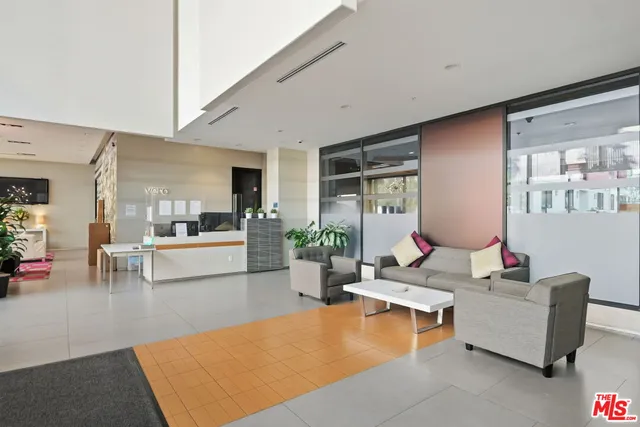 $550,000 | 1234 Wilshire Boulevard, Unit 421, Los Angeles, CA 90017