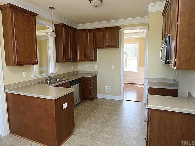 99 Hunters Point Court Angier, NC 27501 - Photo 4 of 8 Gallery Image 4