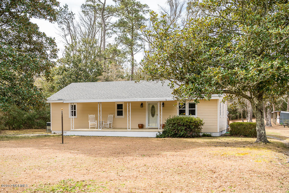 438 Bear Creek Road Hubert, NC 28539 - Photo 1 of 39 438 Bear Creek Road Hubert NC 28539 8