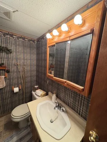 $199,900 | 1200 Crestview Road, Albert Lea, MN 56007