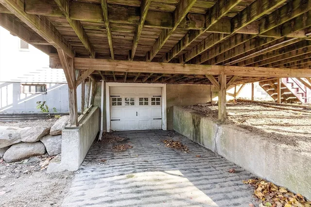 a view of a storage & utility room