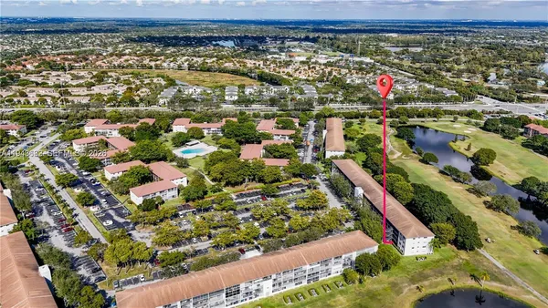$1,900 | 251 Southwest 132nd Way, Unit 117H, Pembroke Pines, FL 33027