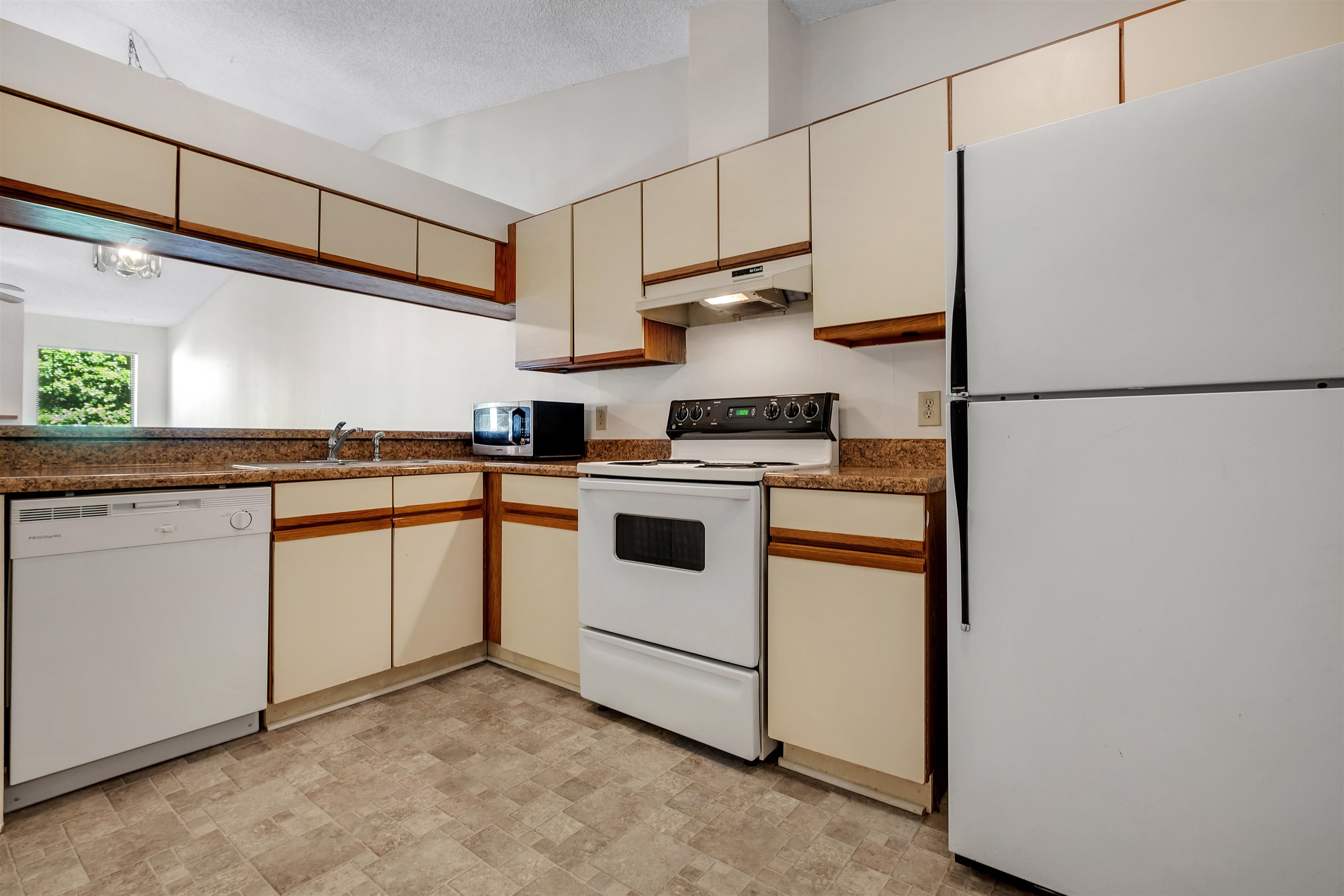 1571 Stone Road, Unit 2A Tallahassee, FL 32303 - Photo 9 of 31