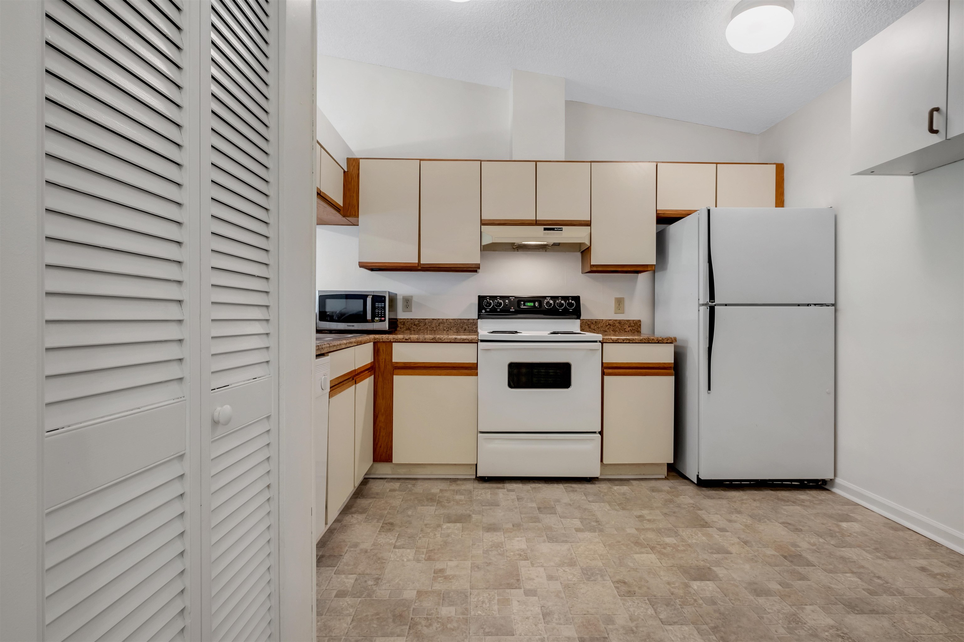 1571 Stone Road, Unit 2A Tallahassee, FL 32303 - Photo 10 of 31