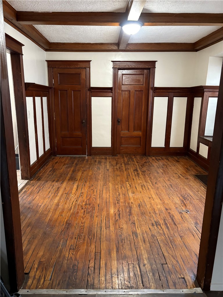 235 Electric Avenue Rochester, NY 14613 - Photo 3 of 12