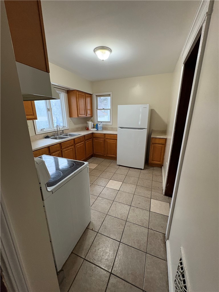 235 Electric Avenue Rochester, NY 14613 - Photo 5 of 12