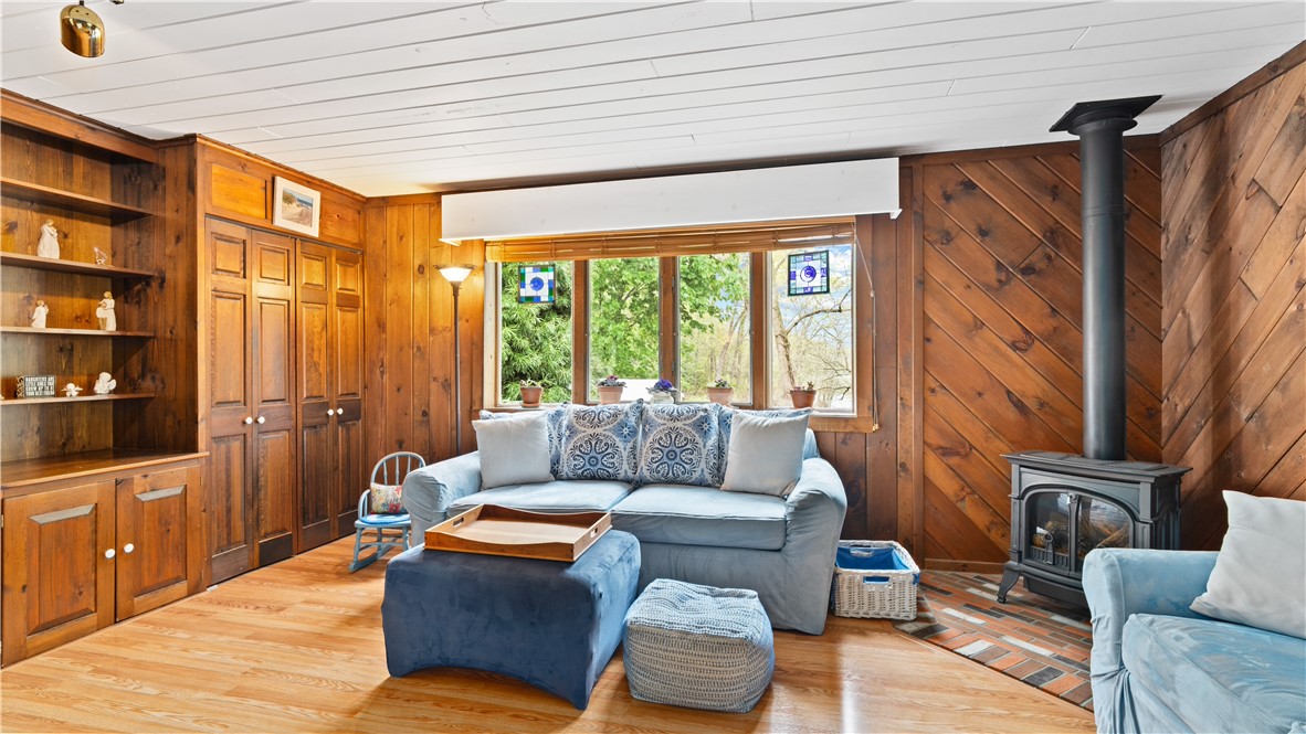 145 Massasoit Drive Warwick, RI 02888 - Photo 11 of 50