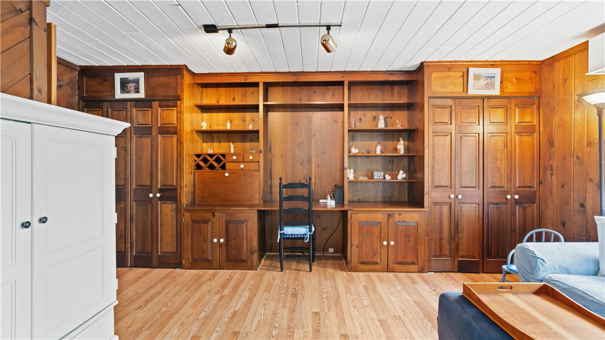 145 Massasoit Drive Warwick, RI 02888 - Photo 12 of 50