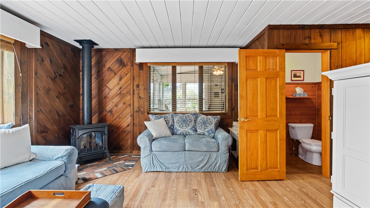 145 Massasoit Drive Warwick, RI 02888 - Photo 13 of 50