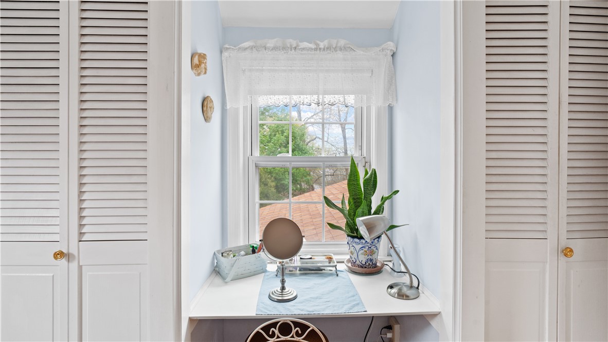 145 Massasoit Drive Warwick, RI 02888 - Photo 28 of 50