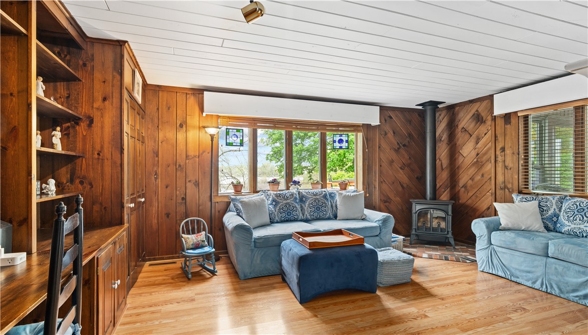 145 Massasoit Drive Warwick, RI 02888 - Photo 10 of 50