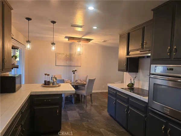 $3,400 | 607 Sixth Street, Norco, CA 92860