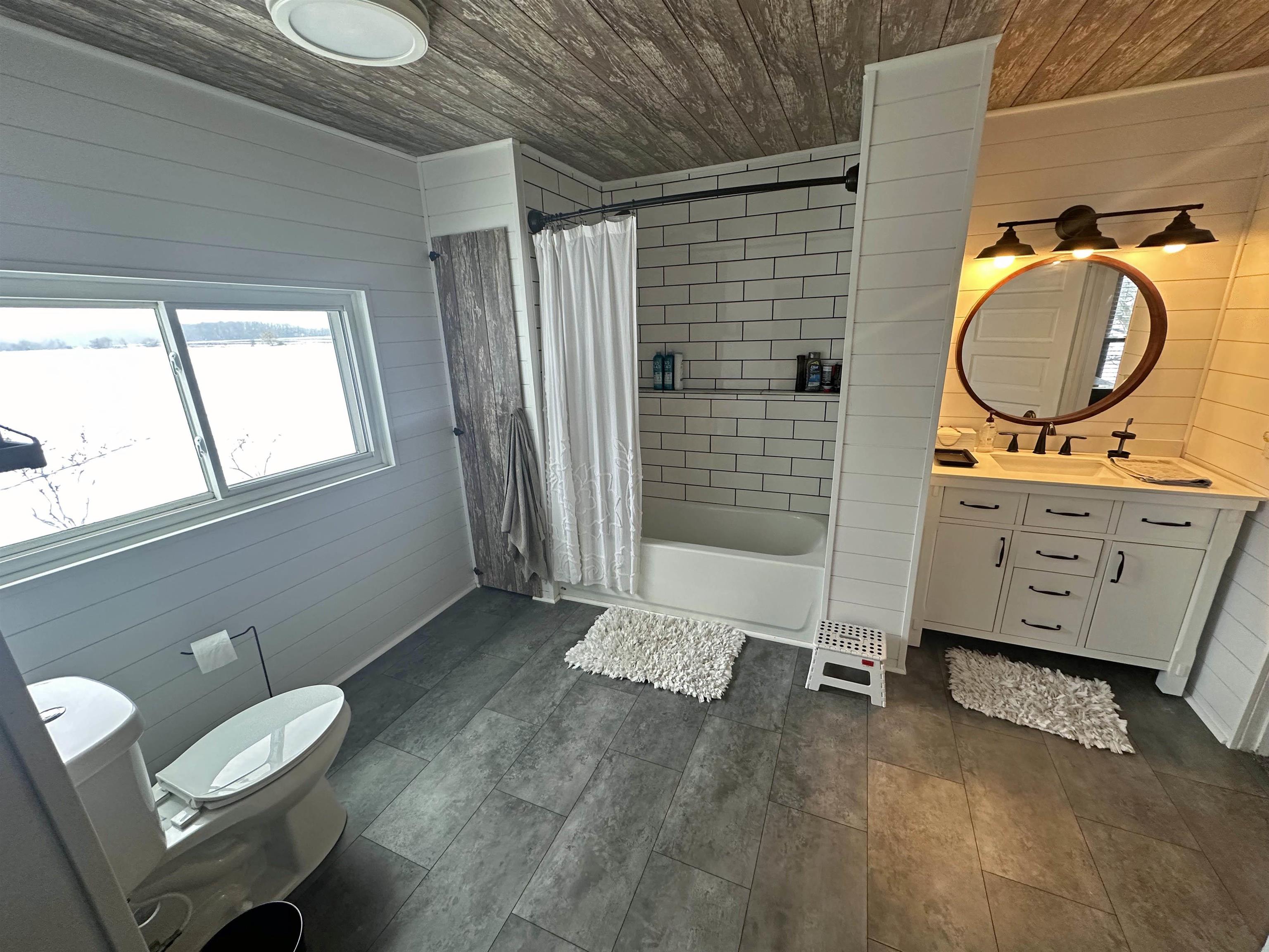 7453 West Centerline Road St. Johns, MI 48879 - Photo 21 of 45 50131555-7fc2d362-45e4-4d9a-9796-c91093bc3d7f.JPG