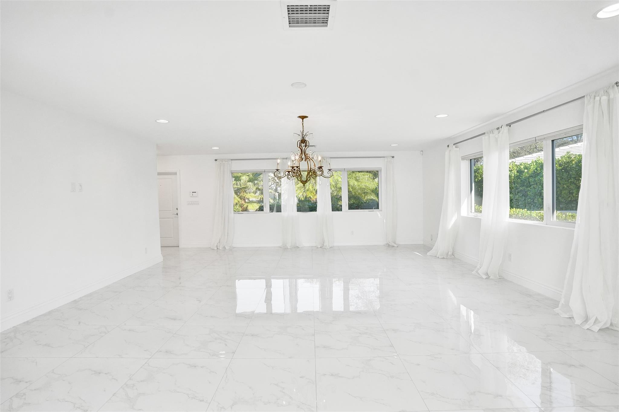 26 Cayuga Road Sea Ranch Lakes, FL 33308 - Photo 12 of 36 Photo 12
