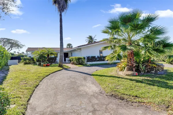 $12,000 | 26 Cayuga Road, Sea Ranch Lakes, FL 33308