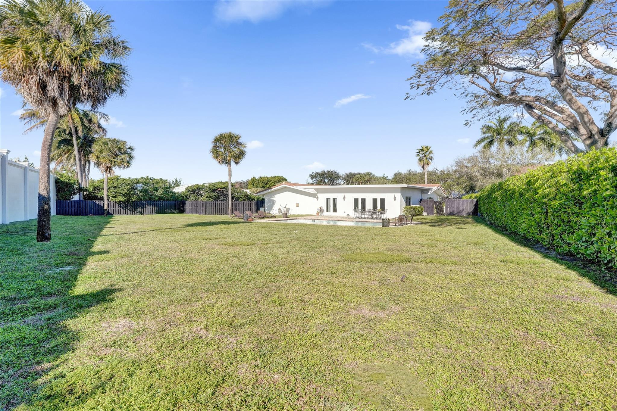 26 Cayuga Road Sea Ranch Lakes, FL 33308 - Photo 6 of 36 Photo 6