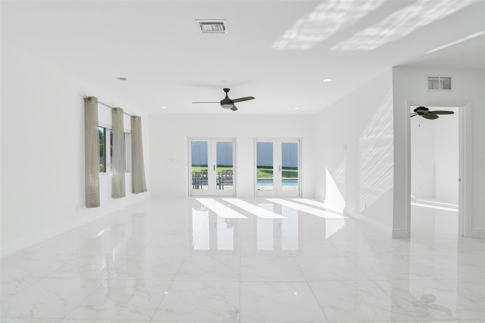 26 Cayuga Road Sea Ranch Lakes, FL 33308 - Photo 10 of 36 Photo 10