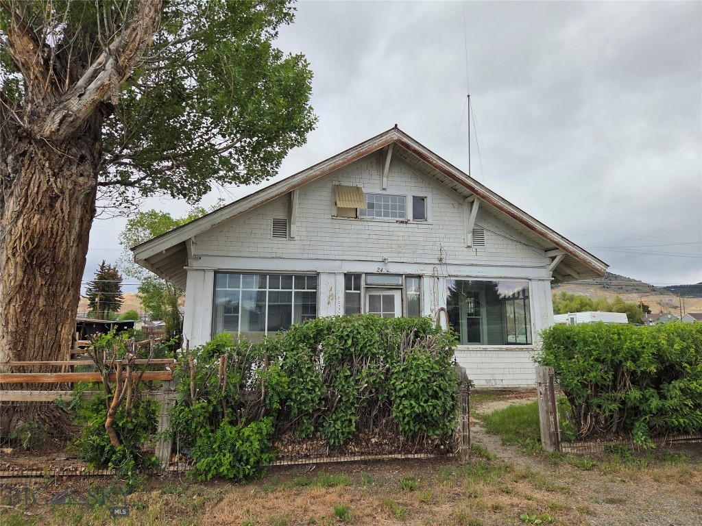 2421 Locust Street Butte, MT 59701 - Photo 1 of 17 Gallery Image 1