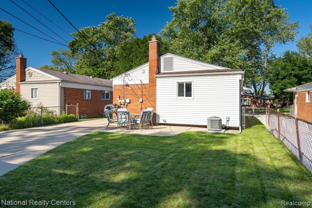 9112 Henry Ruff Road Livonia, MI 48150 - Photo 27 of 32 Gallery Image 27
