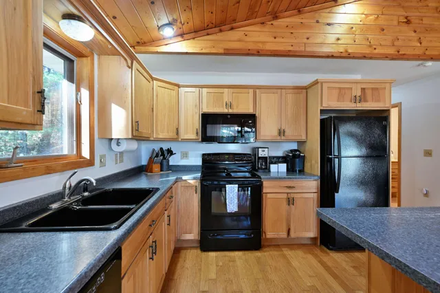 $495,000 | 25252 Pike Bend Road, Webster, WI 54893