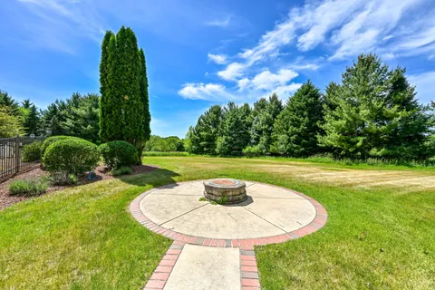 $2,775,000 | 3277 North Canterbury Lane, Summit, WI 53066