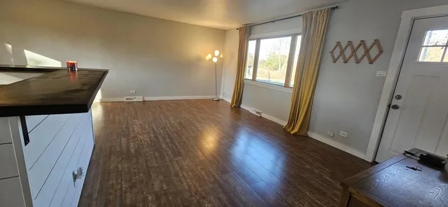 $1,650 | 10016 3rd Avenue, Pleasant Prairie, WI 53158