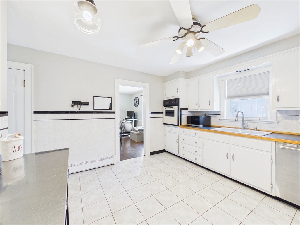 1193 New Boston Road Fall River, MA 02720 - Photo 12 of 31