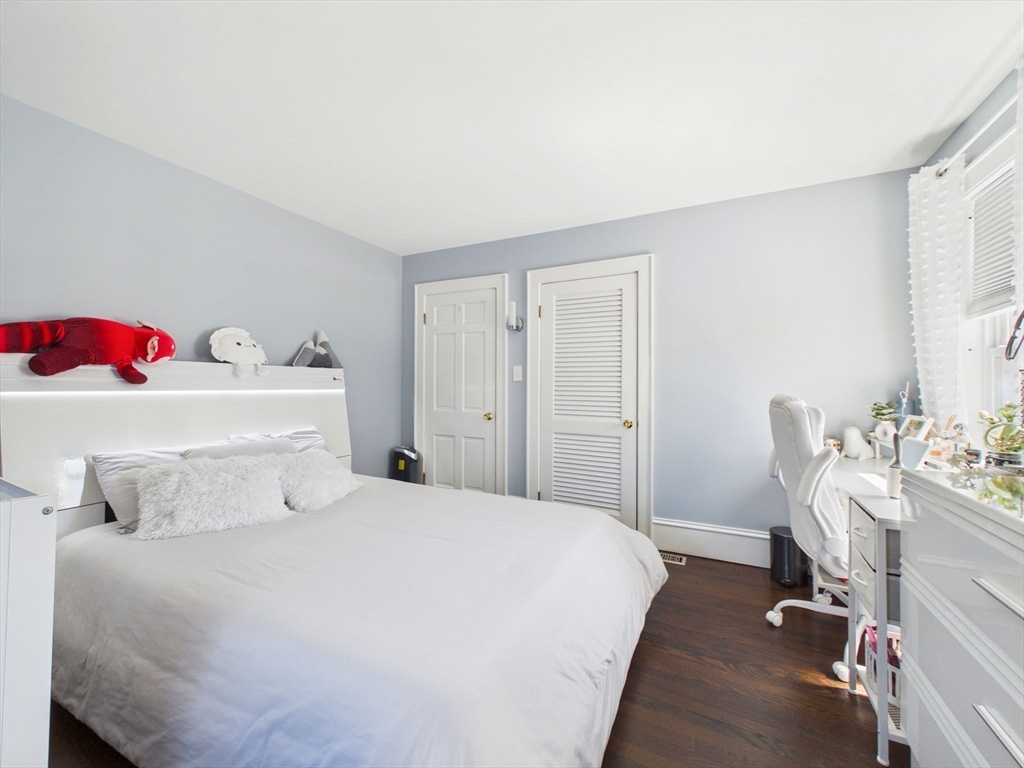 1193 New Boston Road Fall River, MA 02720 - Photo 17 of 31