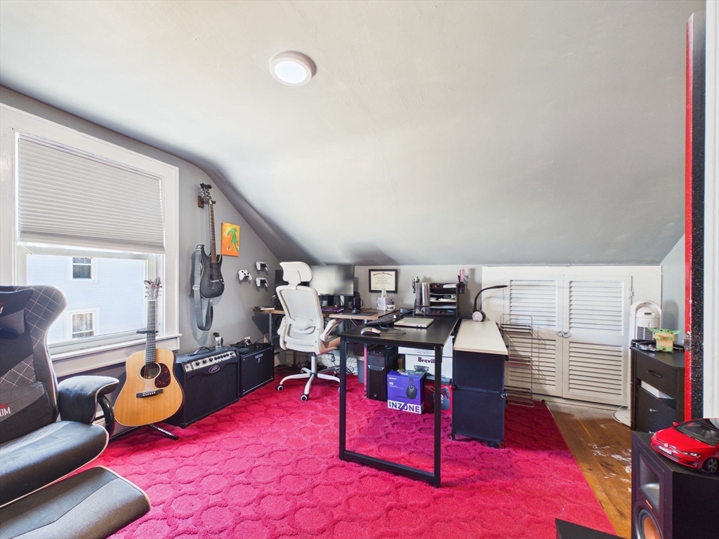 1193 New Boston Road Fall River, MA 02720 - Photo 23 of 31