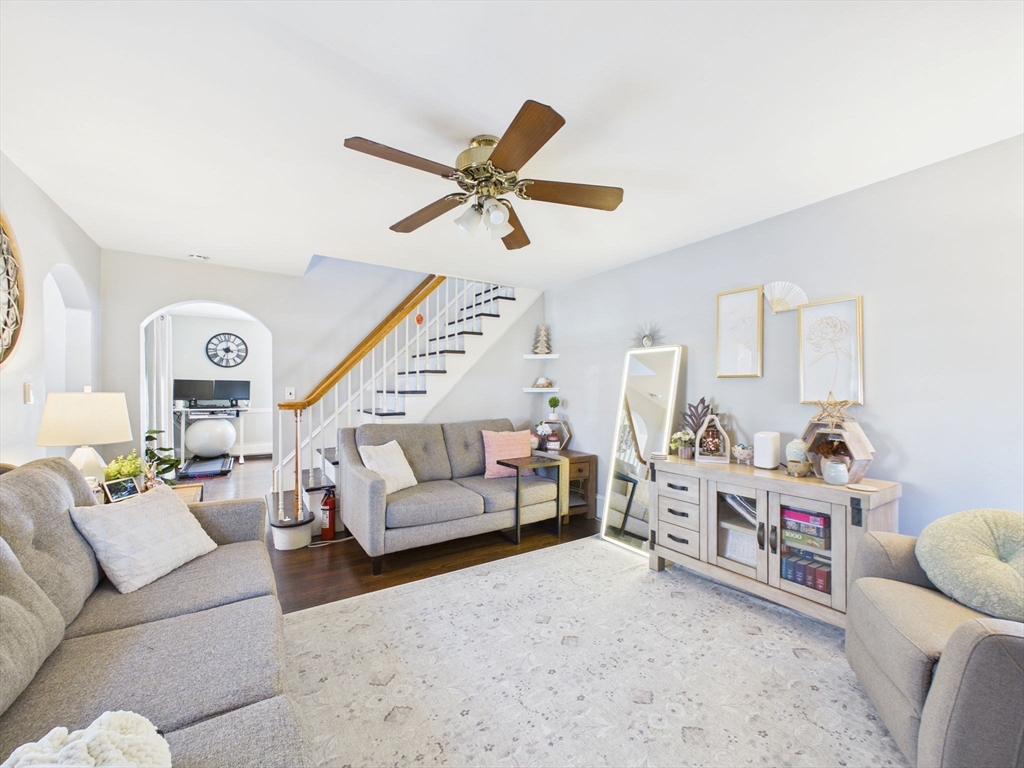 1193 New Boston Road Fall River, MA 02720 - Photo 5 of 31