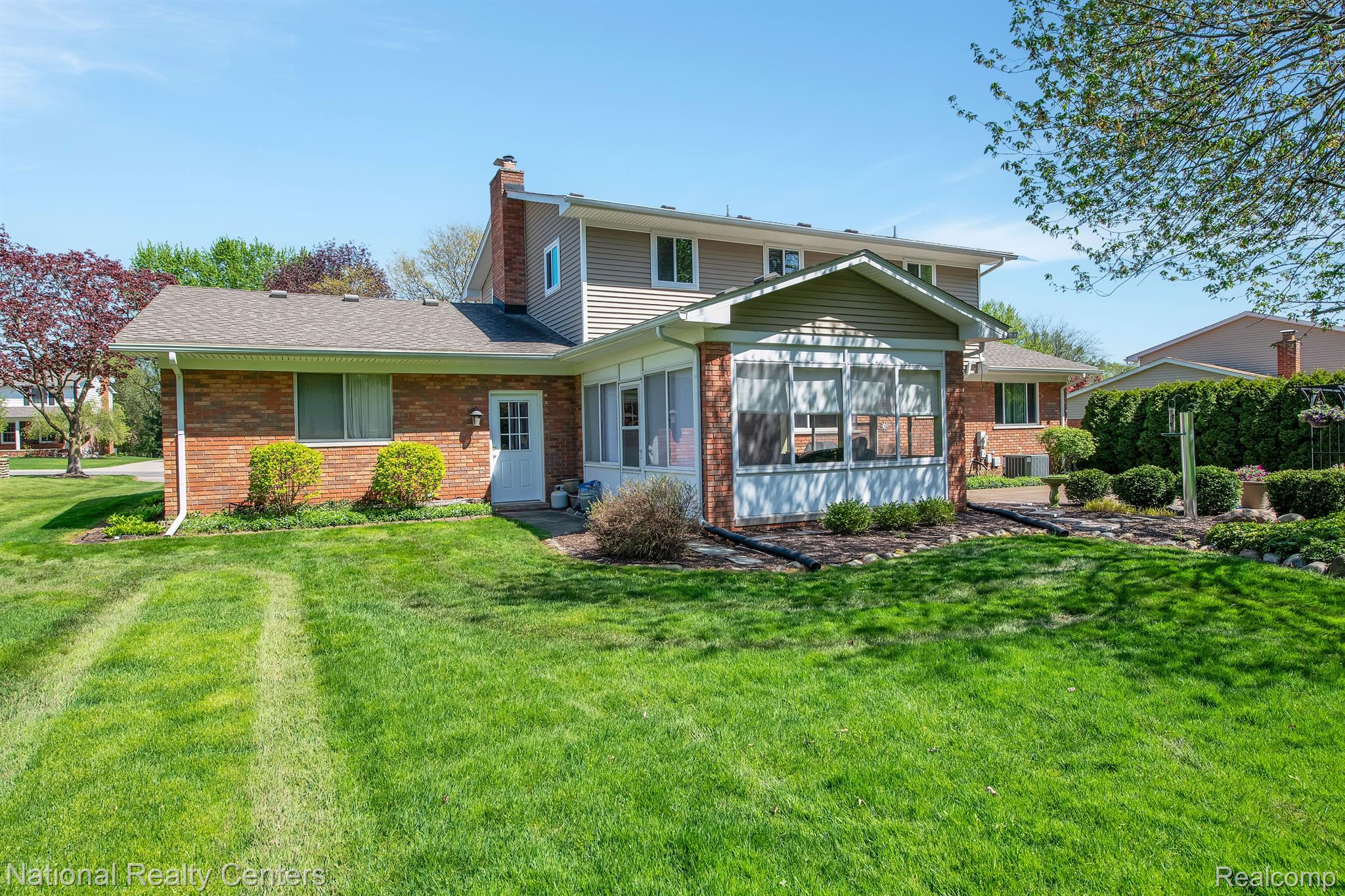 855 Bridgestone Drive Rochester, MI 48309 - Photo 6 of 41 Gallery Image 6