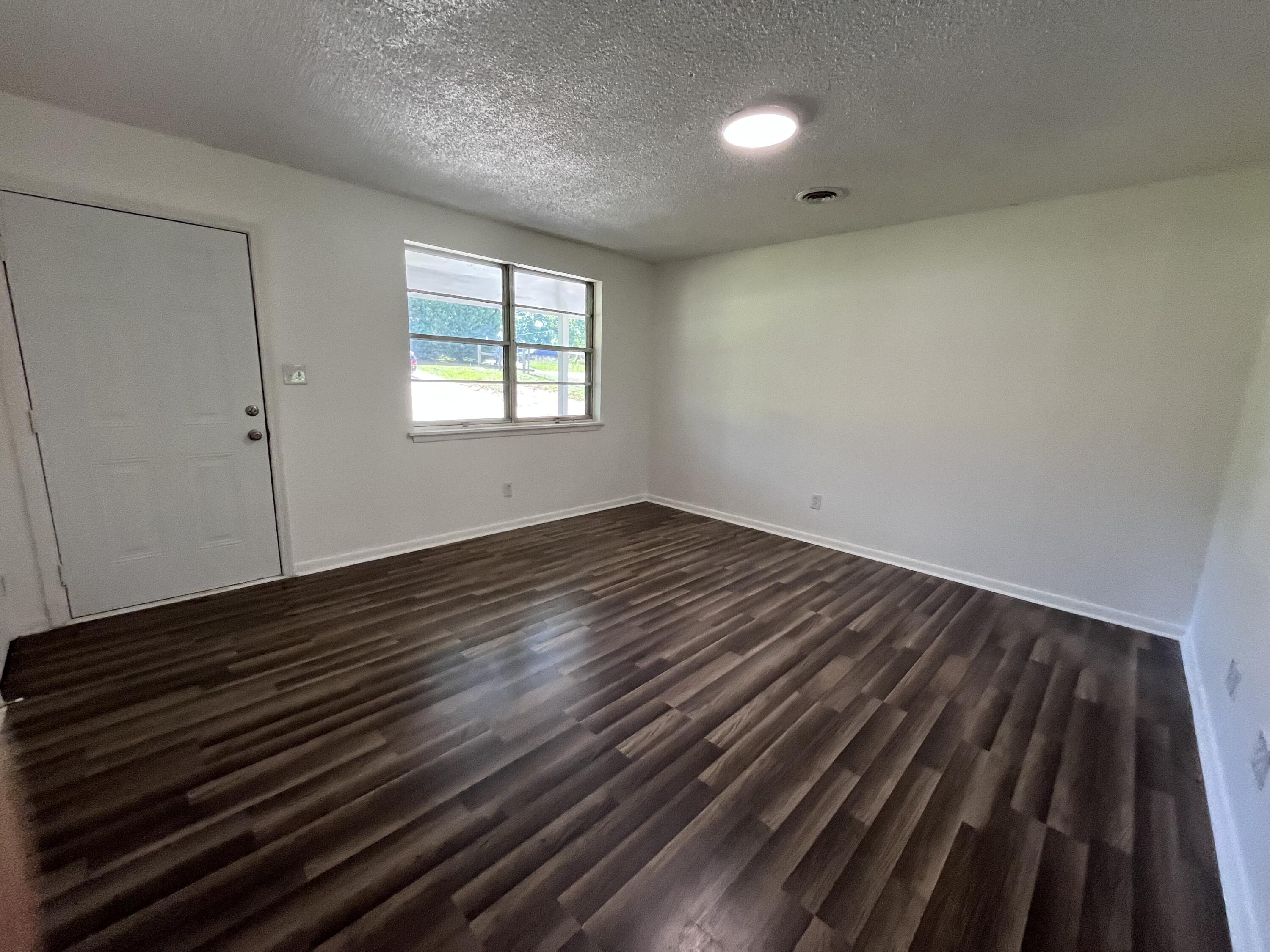 Belair living rm