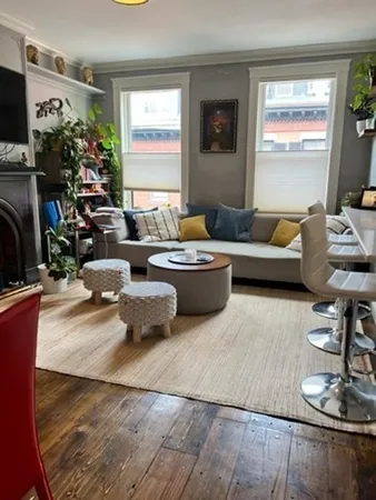 $2,650 | 4 Centre Place, Unit 3, Boston, MA 02119