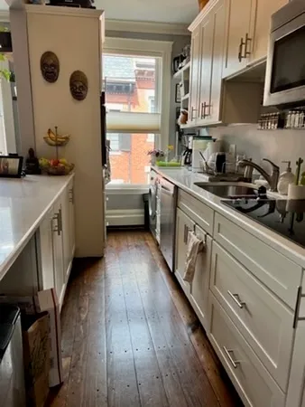 $2,650 | 4 Centre Place, Unit 3, Boston, MA 02119