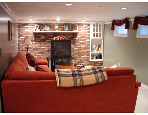 33 Austin Road Sudbury, MA 01776 - Photo 8 of 11